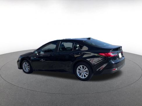 Used 2025 Toyota Camry LE image 10