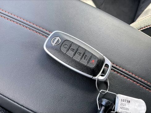 Used 2025 Nissan Sentra SR w/ Midnight Edition FWD image 11