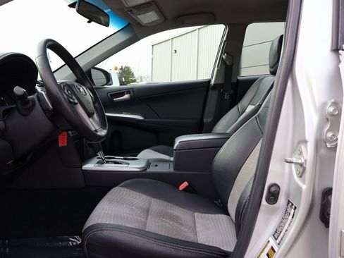 Used 2013 Toyota Camry SE image 22