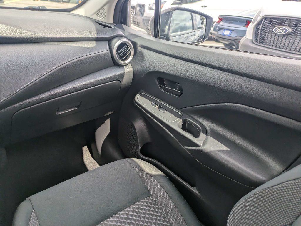 Used 2020 Nissan Versa S FWD image 18