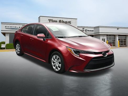 Used 2025 Toyota Corolla LE FWD image 7