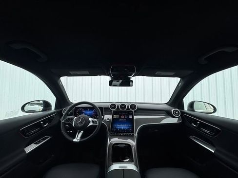 Used 2025 Mercedes-Benz GLC 300 image 18