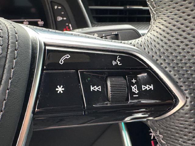 Used 2025 Audi S6 Premium Plus w/ Premium Plus Package AWD/4WD image 8