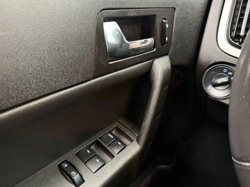 Used 2008 Ford Focus Sedan FWD image 11