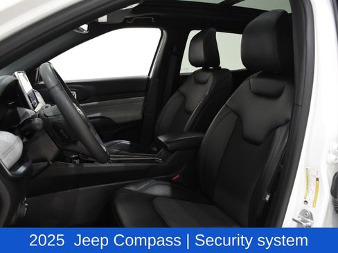 Used 2025 Jeep Compass Latitude w/ Sun & Sound Group AWD/4WD image 23