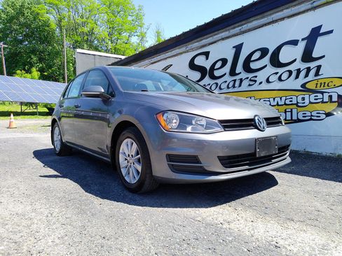Used 2017 Volkswagen Golf S FWD image 1