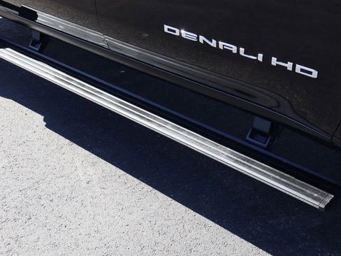 Used 2024 GMC Sierra 2500 Denali Ultimate image 10