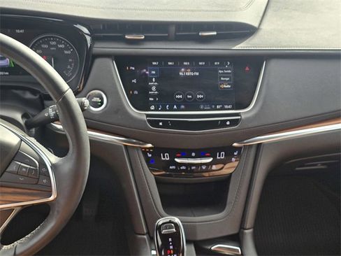 Used 2023 Cadillac XT5 Premium Luxury w/ Technology Package image 18