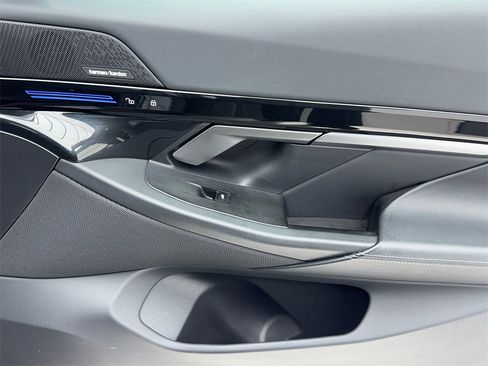 Used 2024 BMW 530i image 47