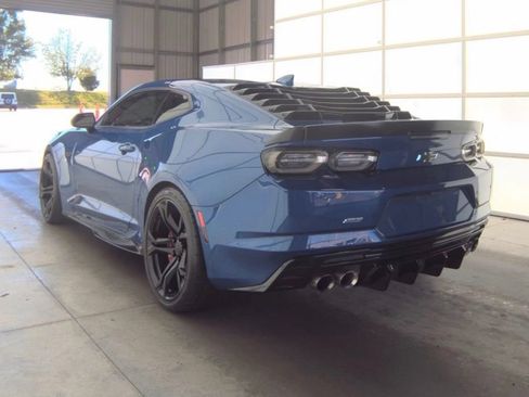 Used 2019 Chevrolet Camaro SS RWD image 4