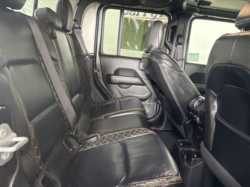 Used 2021 Jeep Gladiator Overland image 27
