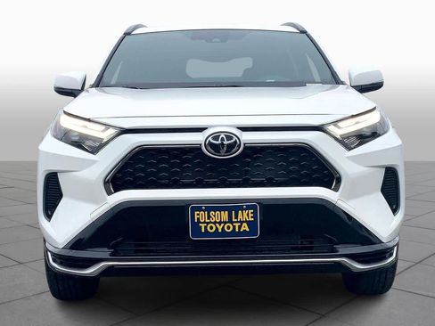 New 2025 Toyota RAV4 SE image 3