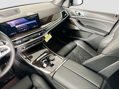New 2026 BMW X5 xDrive40i w/ M Sport Package image 24