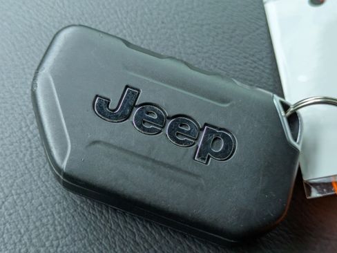 Used 2024 Jeep Wrangler Unlimited Rubicon w/ Technology Group AWD/4WD image 22