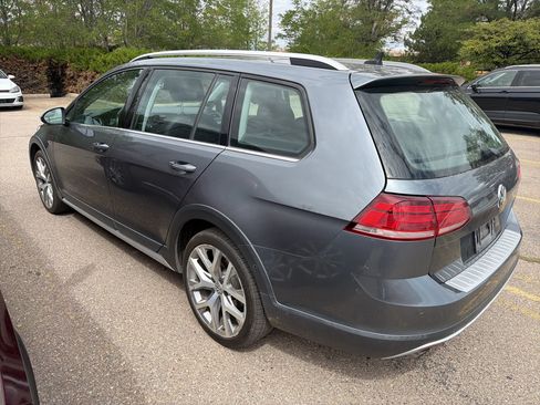 Used 2019 Volkswagen Golf Alltrack S AWD/4WD image 4