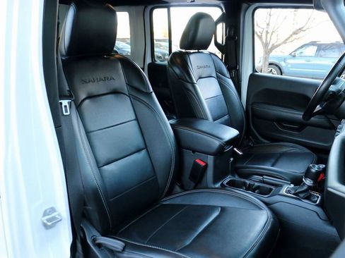 Used 2023 Jeep Wrangler Unlimited Sahara w/ Cold Weather Group image 34