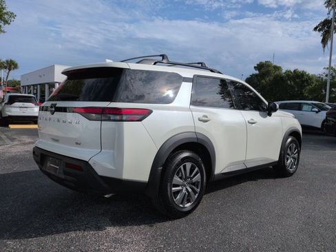Certified 2022 Nissan Pathfinder SV FWD image 4