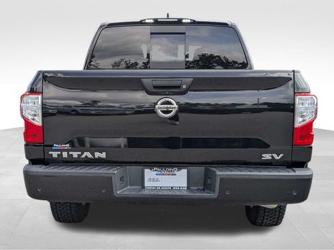 Used 2022 Nissan Titan SV w/ SV Convenience Package RWD image 5