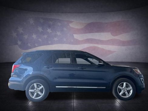 Used 2016 Ford Explorer XLT AWD/4WD image 6