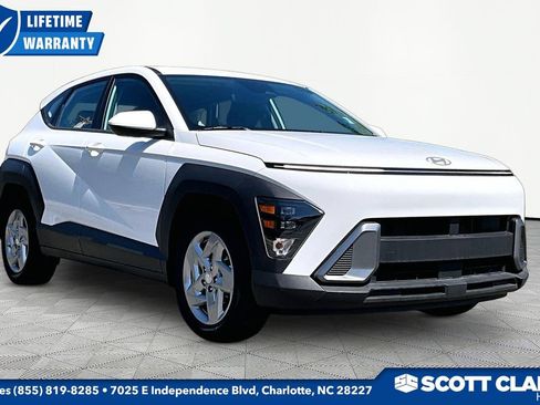 Used 2025 Hyundai Kona SE FWD image 1
