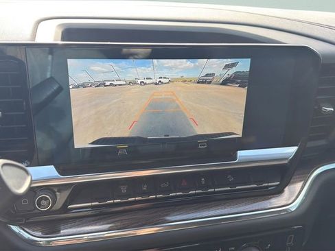 Used 2024 Chevrolet Silverado 2500 LT image 28