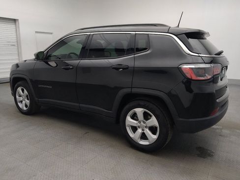Used 2021 Jeep Compass Latitude image 3