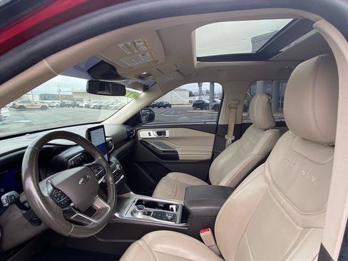 Used 2020 Ford Explorer Platinum w/ Premium Technology Package image 4