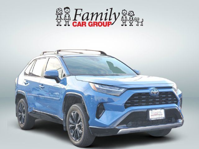 Used 2024 Toyota RAV4 SE AWD/4WD image 2