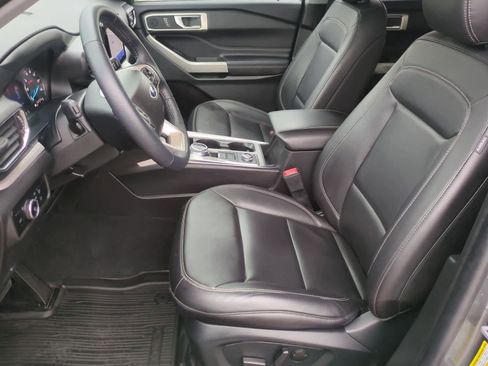 Used 2023 Ford Explorer XLT w/ Equipment Group 202A AWD/4WD image 16