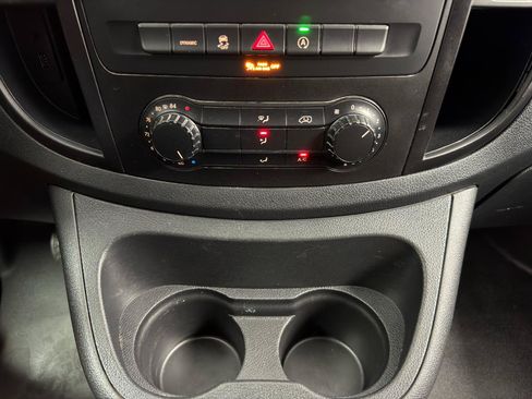 Used 2020 Mercedes-Benz Metris image 22