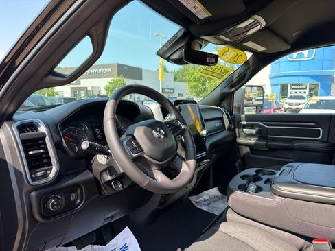 Used 2026 RAM 2500 Big Horn AWD/4WD image 15