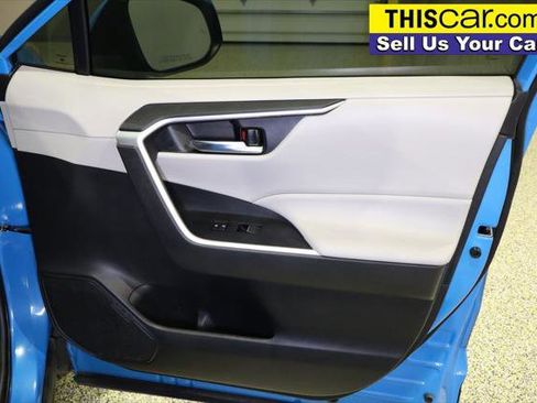 Used 2021 Toyota RAV4 XLE Premium image 29