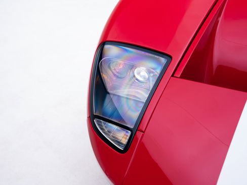 Used 2005 Ford GT image 11