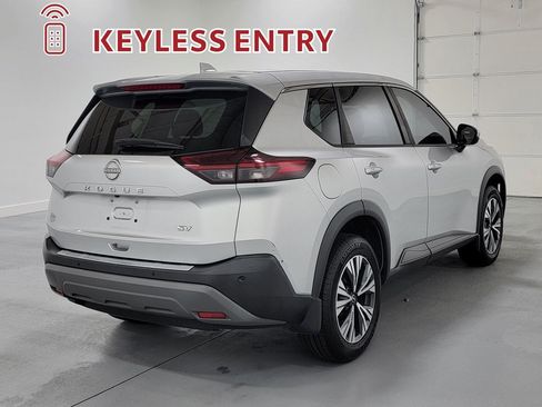 Used 2022 Nissan Rogue SV FWD image 9