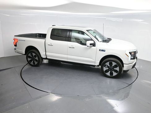 Used 2024 Ford F150 Lightning Platinum AWD/4WD image 57