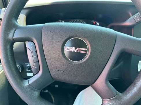 Used 2021 GMC Savana 3500 Extended w/ Power Convenience Package RWD image 13