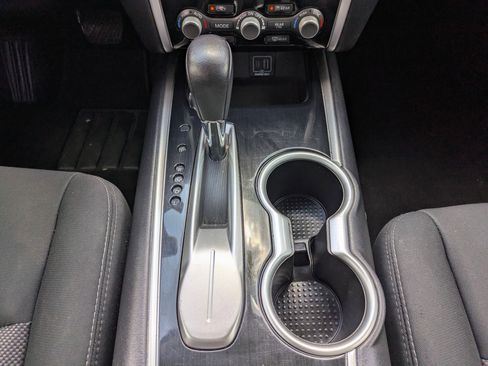 Used 2020 Nissan Pathfinder SV image 18