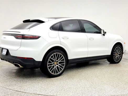 Used 2023 Porsche Cayenne Platinum Edition image 5