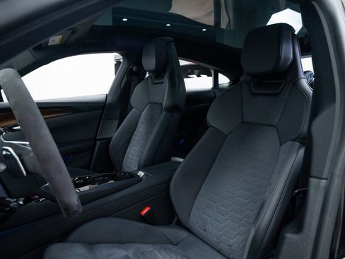 Used 2022 Audi e-tron GT Prestige w/ Prestige Package image 17