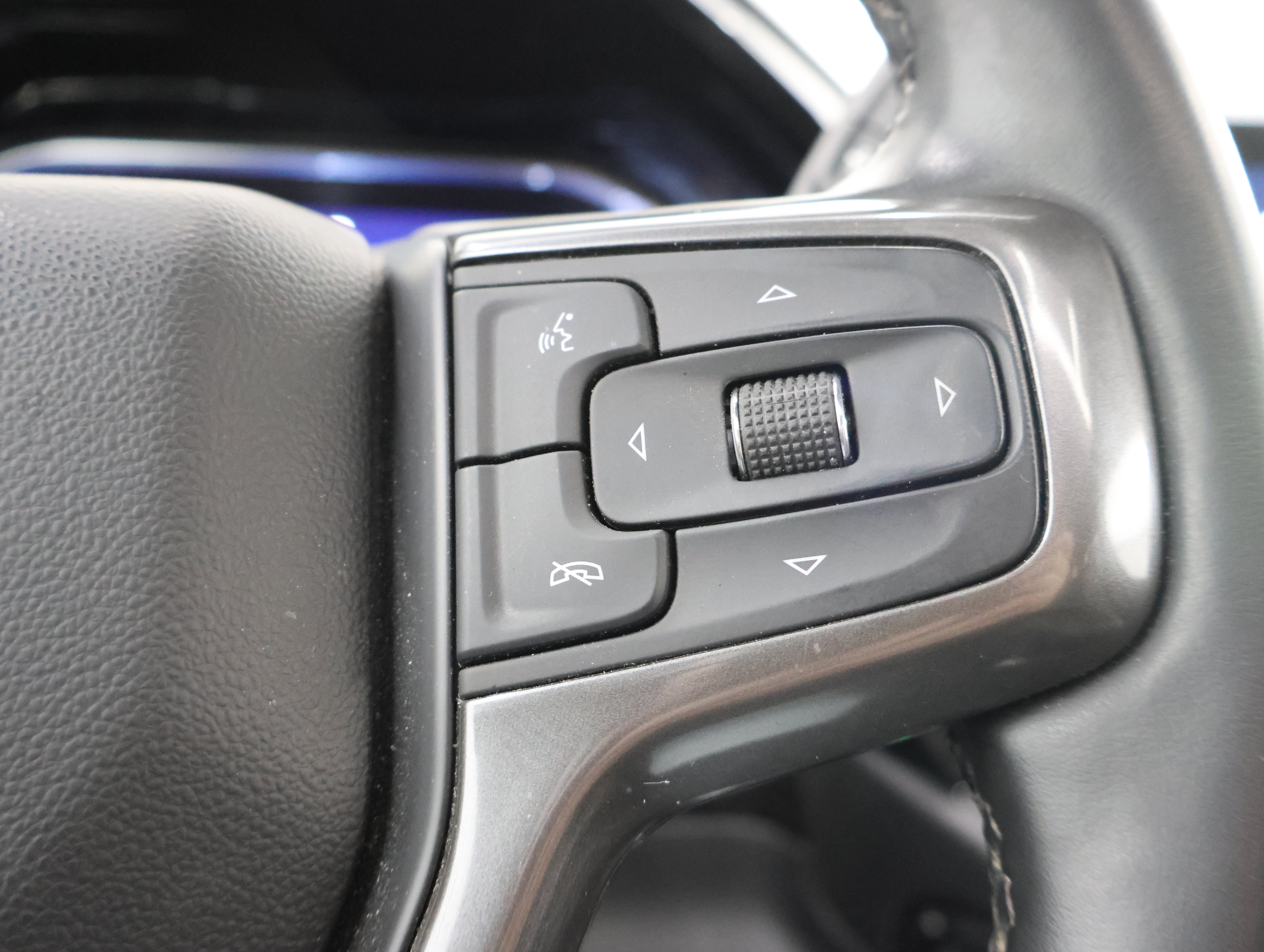 Used 2025 Chevrolet Silverado 2500 ZR2 w/ Technology Package AWD/4WD image 14