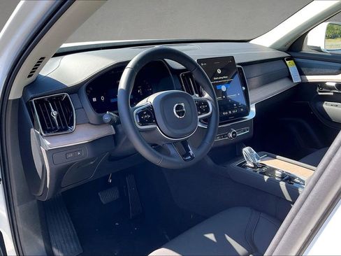 New 2026 Volvo XC90 T8 Plus w/ Protection Package Premier AWD/4WD image 7