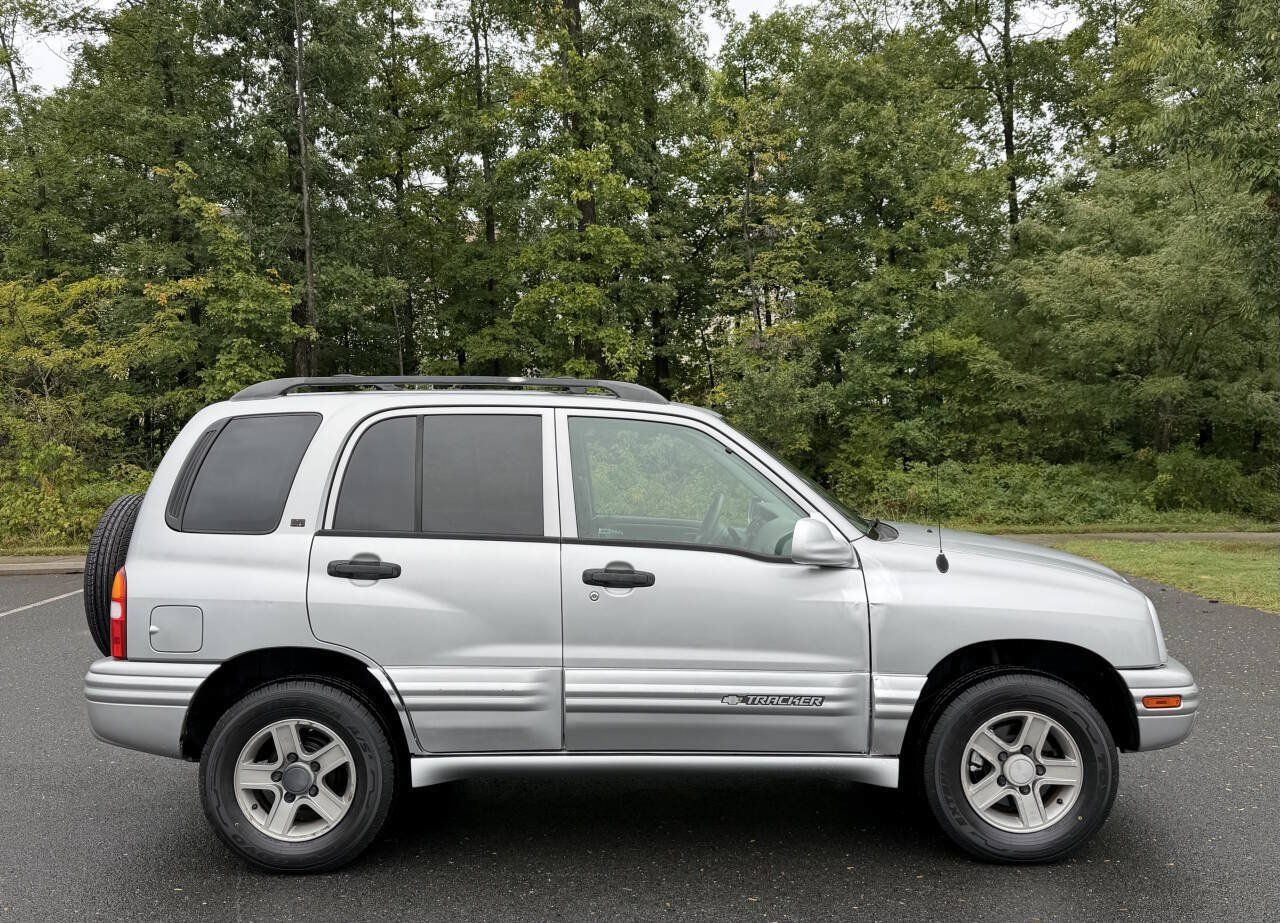 Used 2004 Chevrolet Tracker LT AWD/4WD image 6