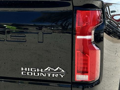 Used 2024 Chevrolet Silverado 2500 High Country w/ High Country Premium Package image 8