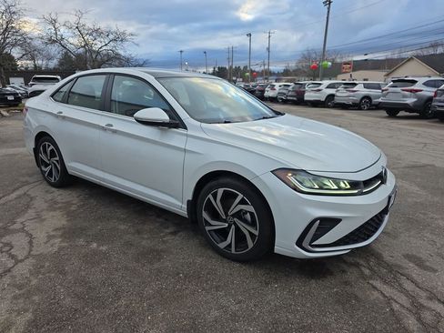 Used 2025 Volkswagen Jetta SEL image 7