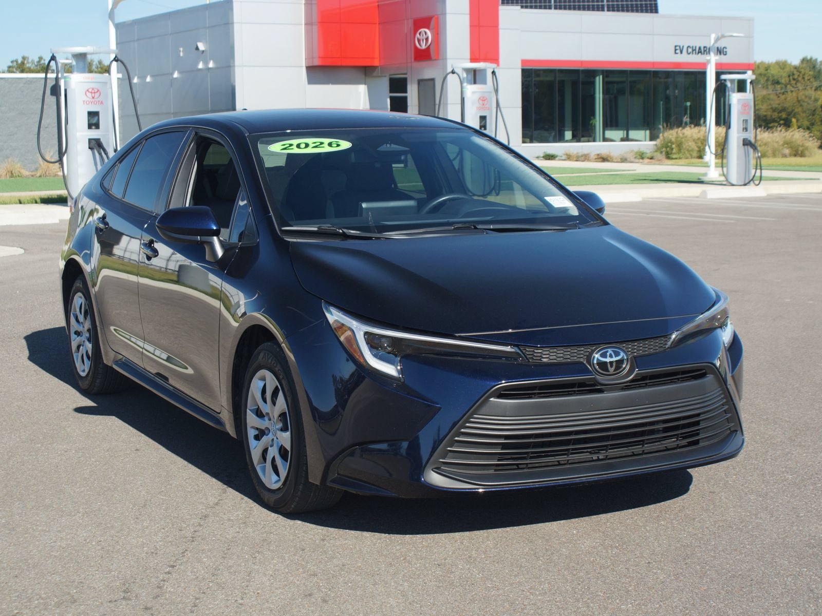 Used 2026 Toyota Corolla LE FWD image 3