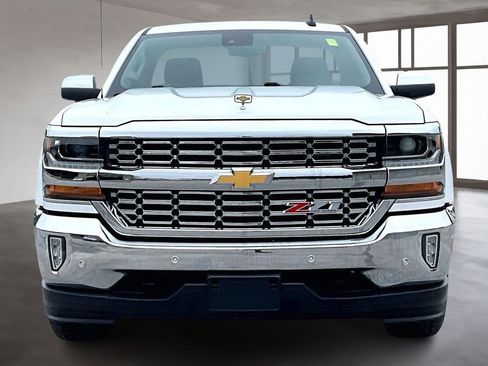 Used 2018 Chevrolet Silverado 1500 LT w/ LT Convenience Package image 2