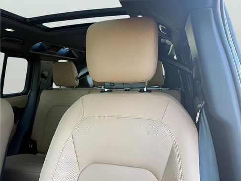 New 2026 Land Rover Defender 110 X-Dynamic SE AWD/4WD image 19
