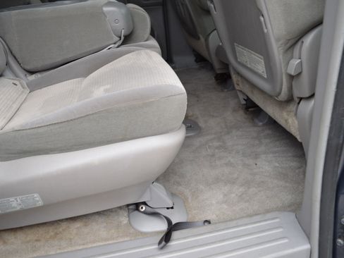 Used 2009 Toyota Sienna LE image 25