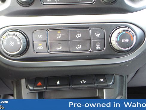 Used 2022 Chevrolet Colorado LT w/ LT Convenience Package image 16