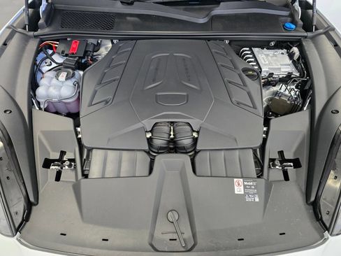 Certified 2025 Porsche Cayenne S AWD/4WD image 11